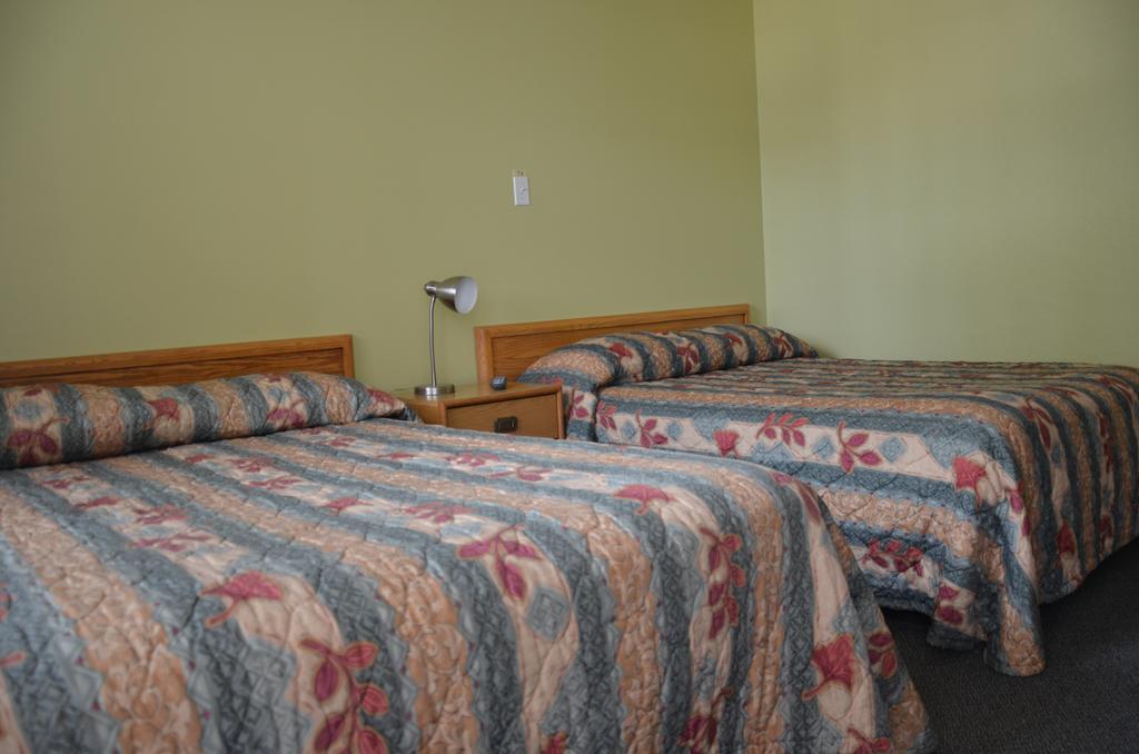 Coachman Inn Ρεγκίνα Δωμάτιο φωτογραφία