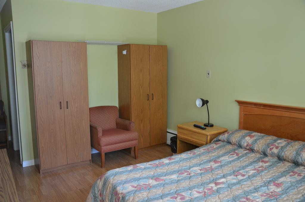Coachman Inn Ρεγκίνα Δωμάτιο φωτογραφία